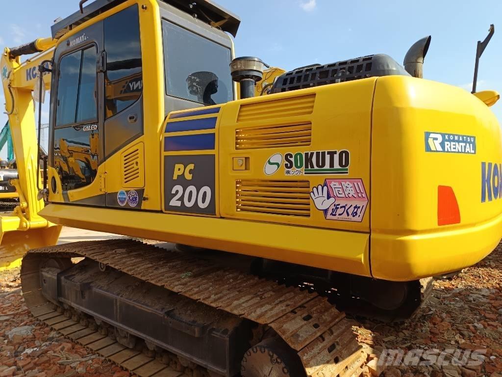 Komatsu PC 200 Εκσκαφείς με ερπύστριες