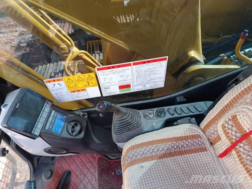 Komatsu PC 200 Εκσκαφείς με ερπύστριες