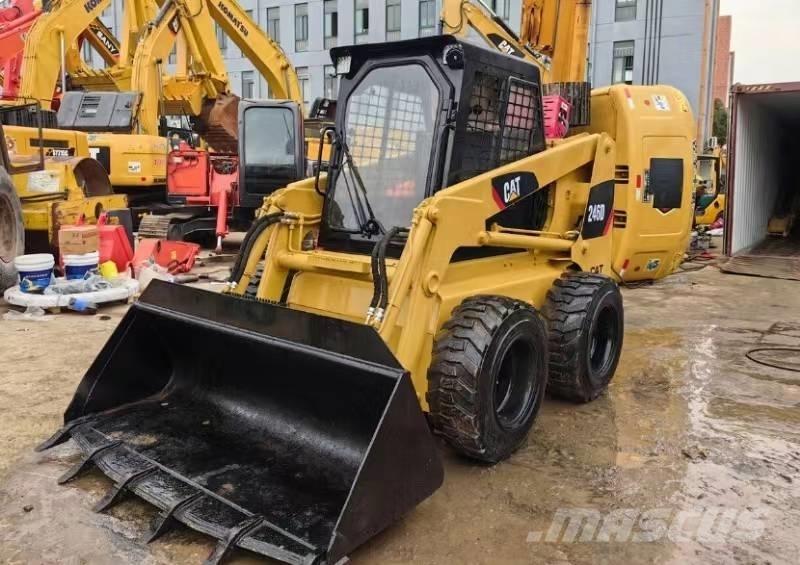 CAT 246D Φορτωτάκια