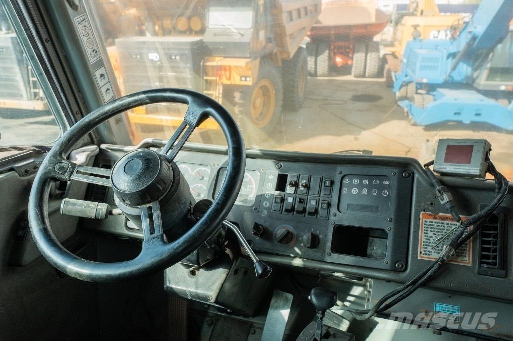 CAT 777 D Άκαμπτα Dumper με ανατρεπόμενο κάδο