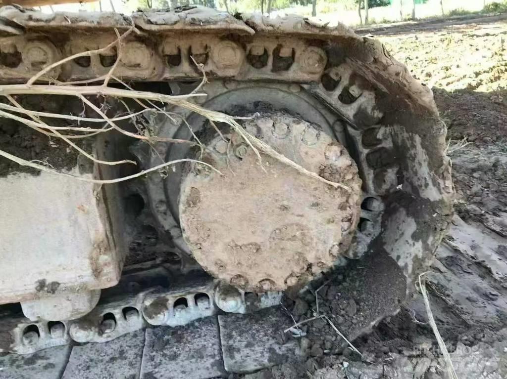 Komatsu PC 210 Εκσκαφείς με ερπύστριες
