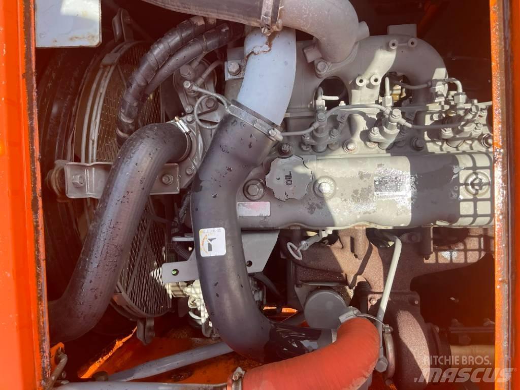Hitachi ZX 135 Εκσκαφείς με ερπύστριες