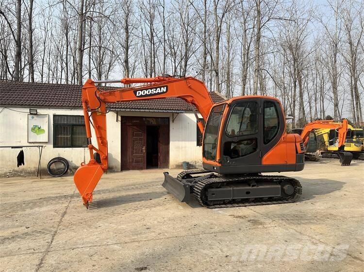 Doosan DX75 Εκσκαφείς με ερπύστριες