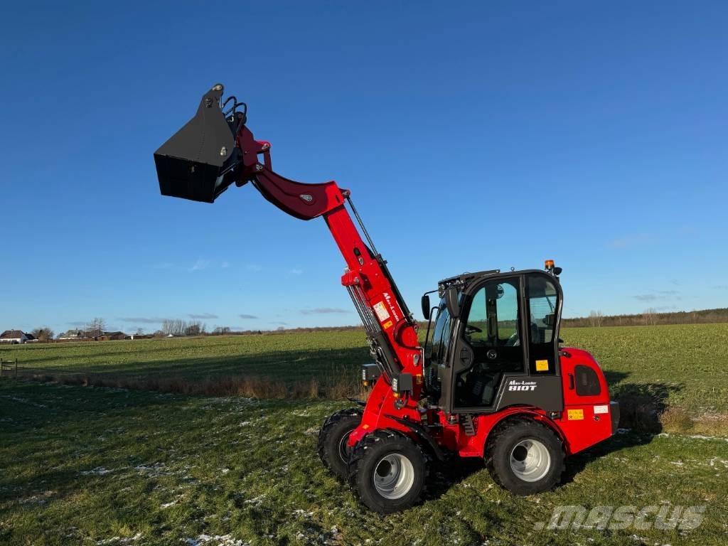  Max Loader 810 T Μίνι φορτωτές