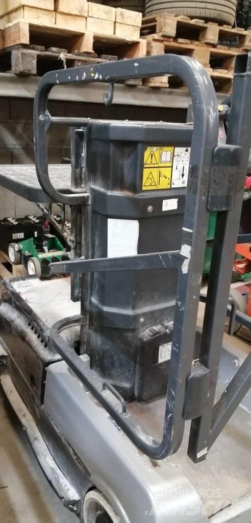 JLG 10 MSP Ανυψωτήρες με κατακόρυφους πυλώνες