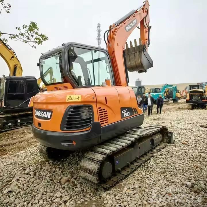 Doosan DX 60 Εκσκαφείς με ερπύστριες