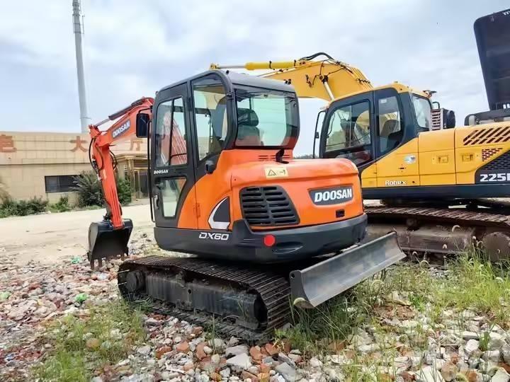 Doosan DX 60 Εκσκαφείς με ερπύστριες