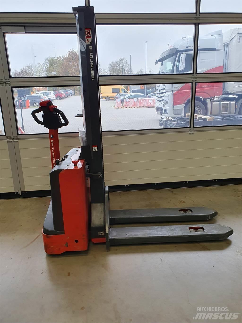 Linde MM10i Παλετοφόρα πεζού χειριστή με ιστό