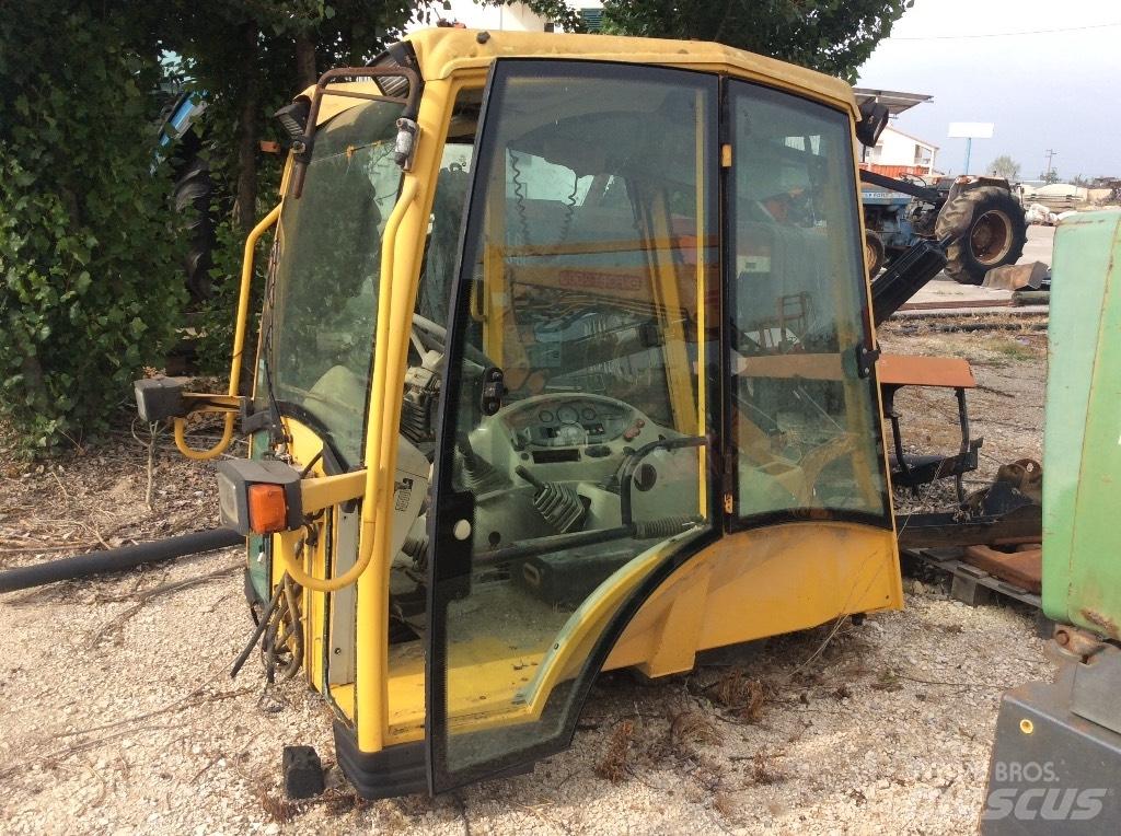 Komatsu W93r Καμπίνες και εσωτερικό
