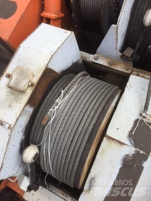 Hitachi KH 230-3 Γερανοί με ερπύστριες