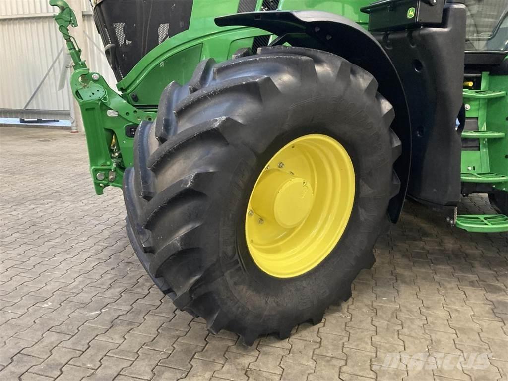 John Deere 6R 215 Τρακτέρ