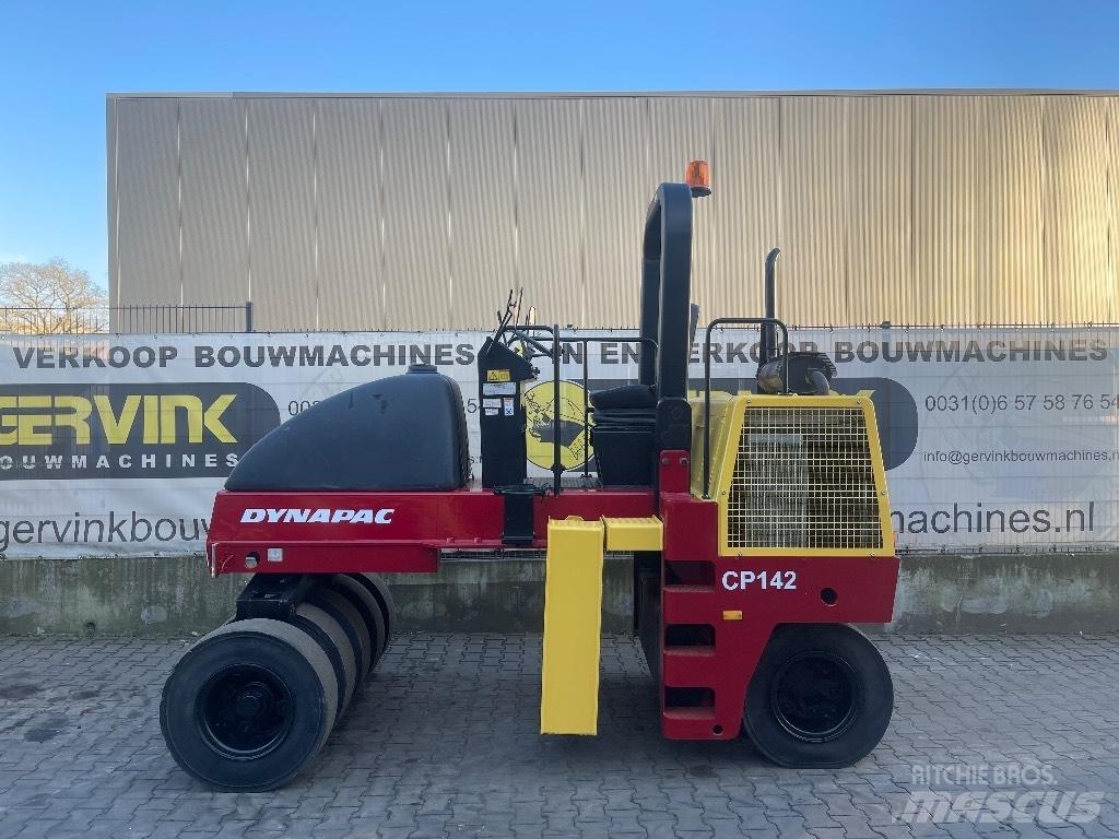 Dynapack CP 142 Κύλινδροι με επίσωτρα με αέρα