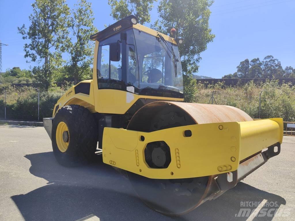 Bomag BW 211 D-50 Κύλινδροι με επίσωτρα με αέρα