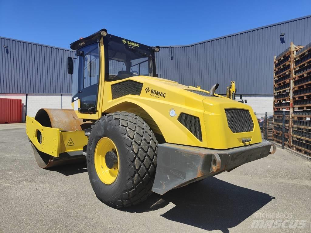 Bomag BW 211 D-50 Κύλινδροι με επίσωτρα με αέρα