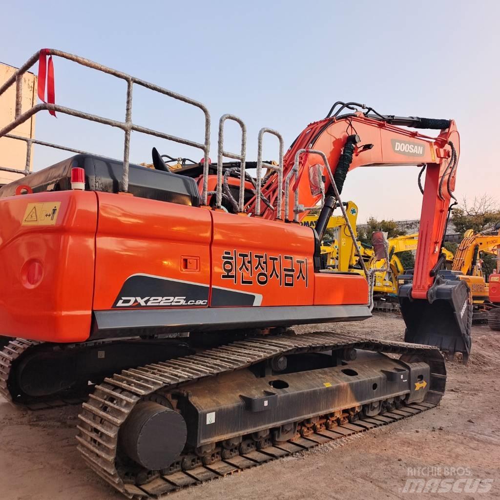 Doosan 225 LC Εκσκαφείς με ερπύστριες