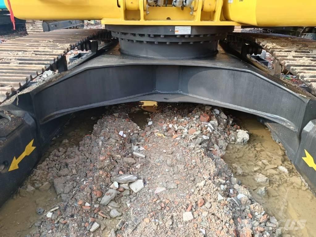 Komatsu PC 200-8 Εκσκαφείς με ερπύστριες
