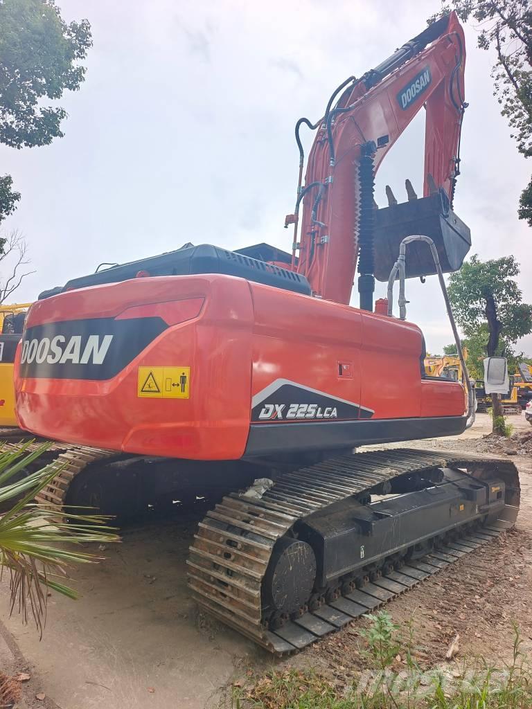 Doosan DX 225 LCA Εκσκαφείς με ερπύστριες
