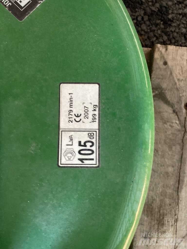 John Deere 7 Iron Άλλα μηχανήματα φροντίδας εδάφους