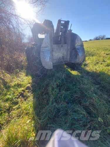 Timberjack 240C Μετατοπιστές