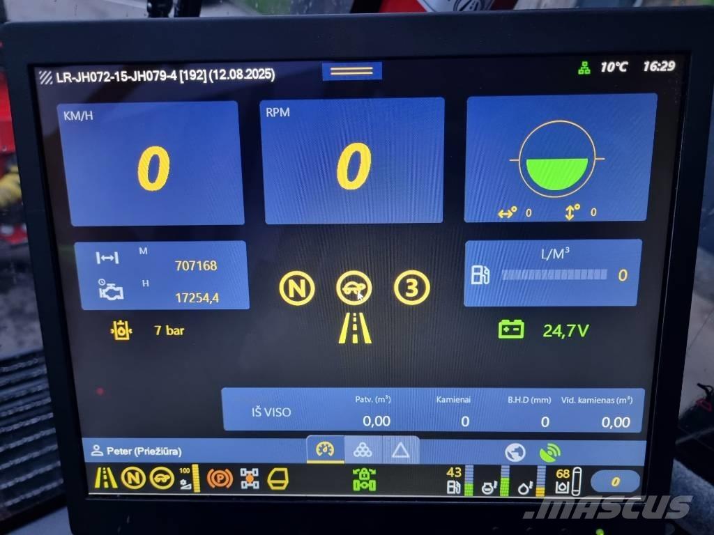 Komatsu 931 XC Θεριζοαλωνιστικές μηχανές