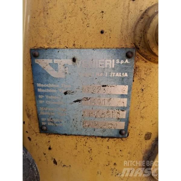 Venieri 2.23 Εκσκαφείς Φορτωτές τύπου JCB