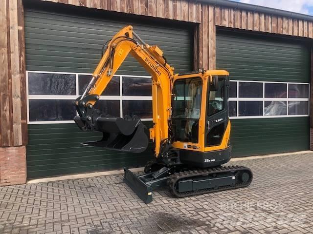 Hyundai R25Z-9AK Εκσκαφάκι (διαβολάκι) < 7t