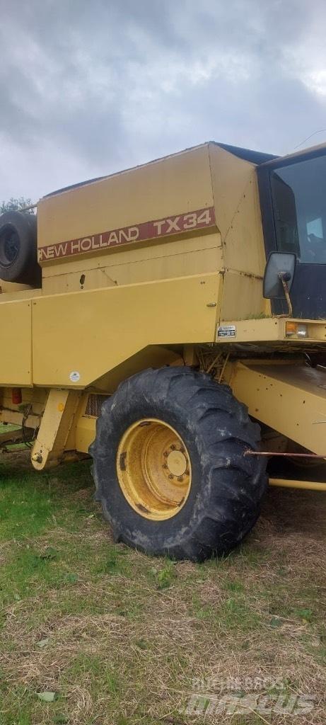 New Holland TX 34 Θεριζοαλωνιστικές μηχανές