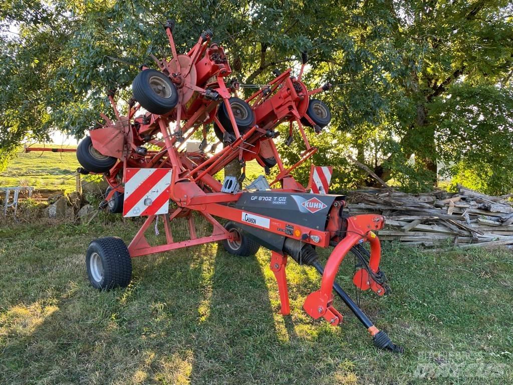 Kuhn GF8702T Τσουγκράνες και χορτοξηραντικές μηχανές