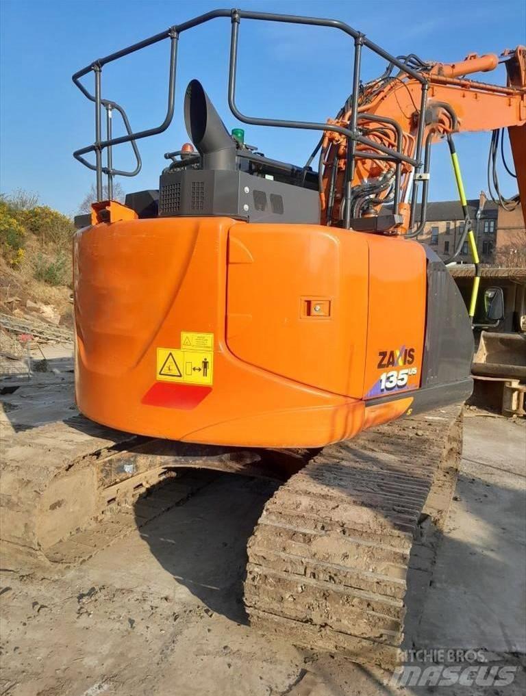 Hitachi ZX 135 US-6 Εκσκαφείς με ερπύστριες