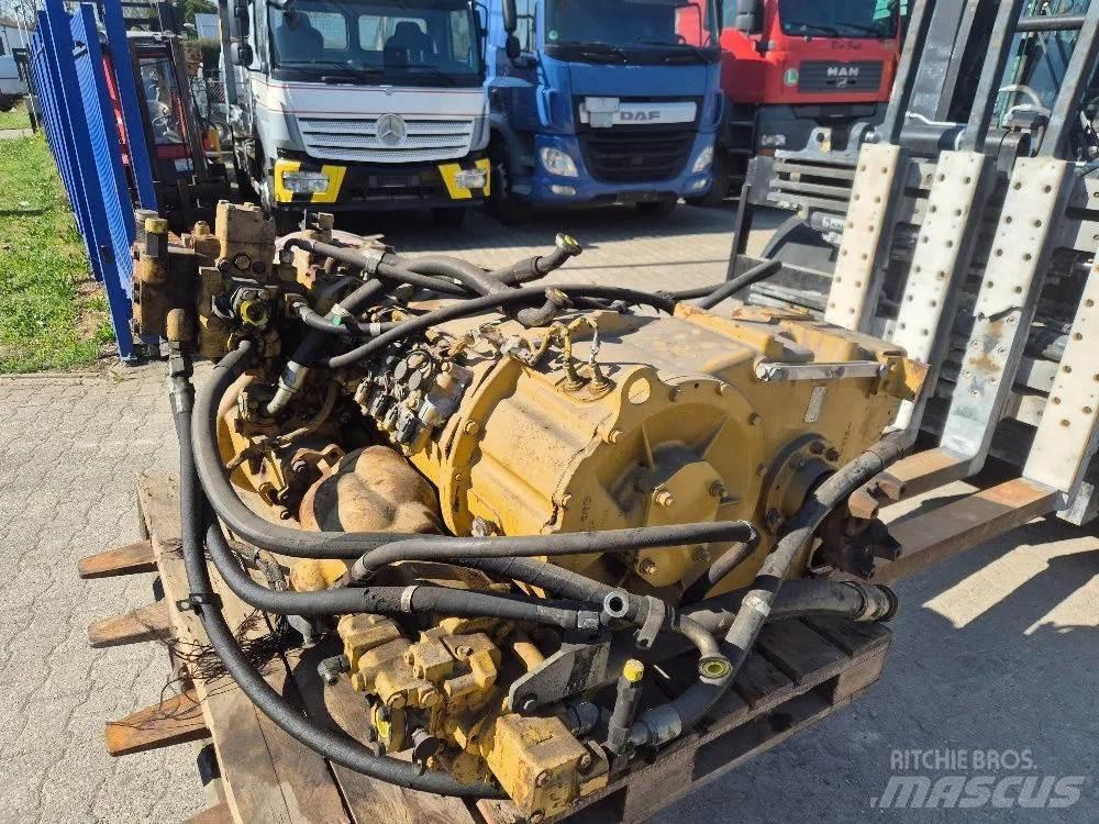CAT 966G Μετάδοση