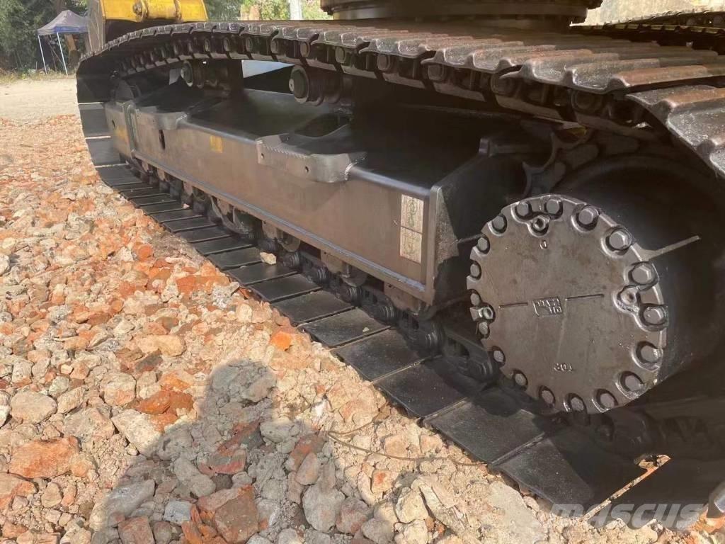 Komatsu PC 200-8 Εκσκαφείς με ερπύστριες