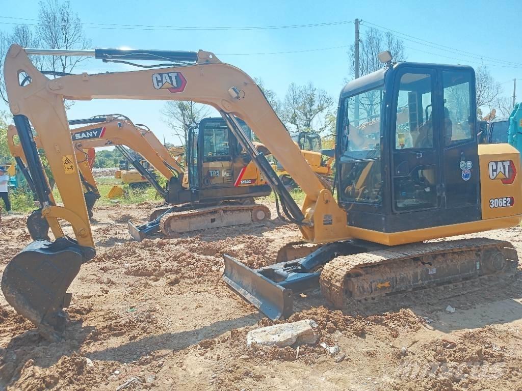 CAT 306 Εκσκαφείς με ερπύστριες
