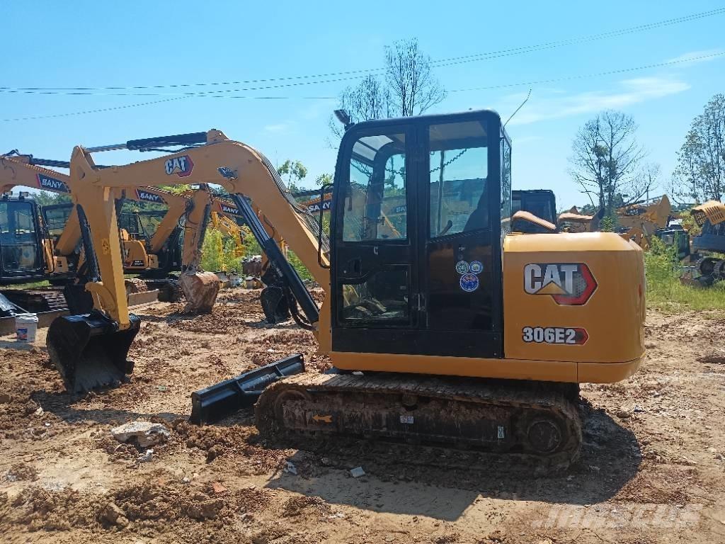 CAT 306 Εκσκαφείς με ερπύστριες
