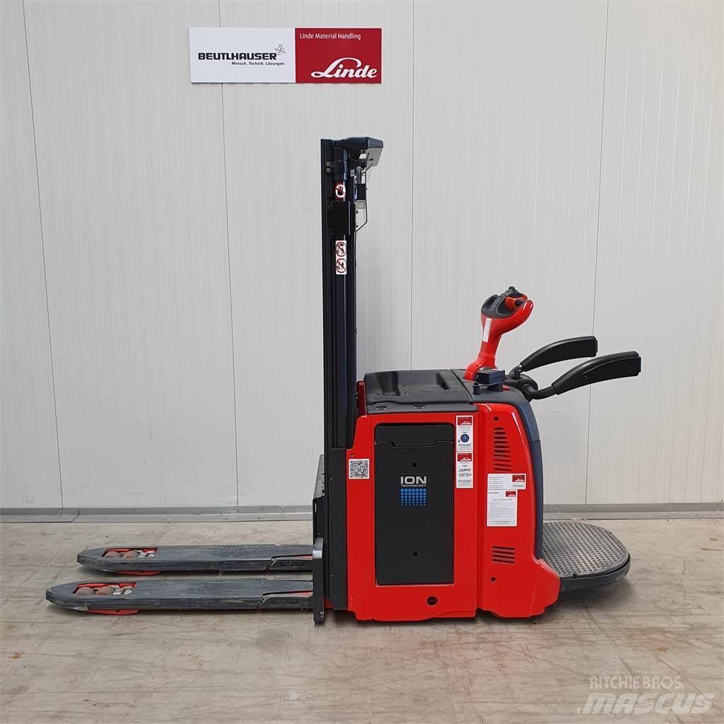 Linde D12AP Παλετοφόρα πεζού χειριστή με ιστό