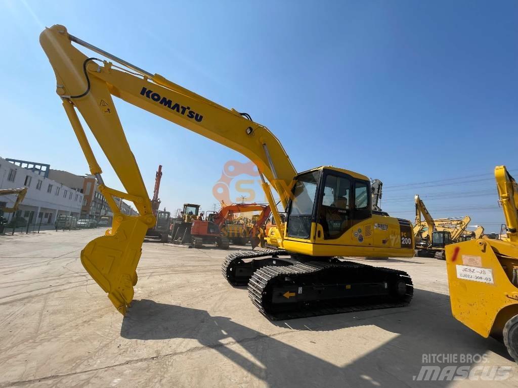 Komatsu PC 200 Εκσκαφείς με ερπύστριες