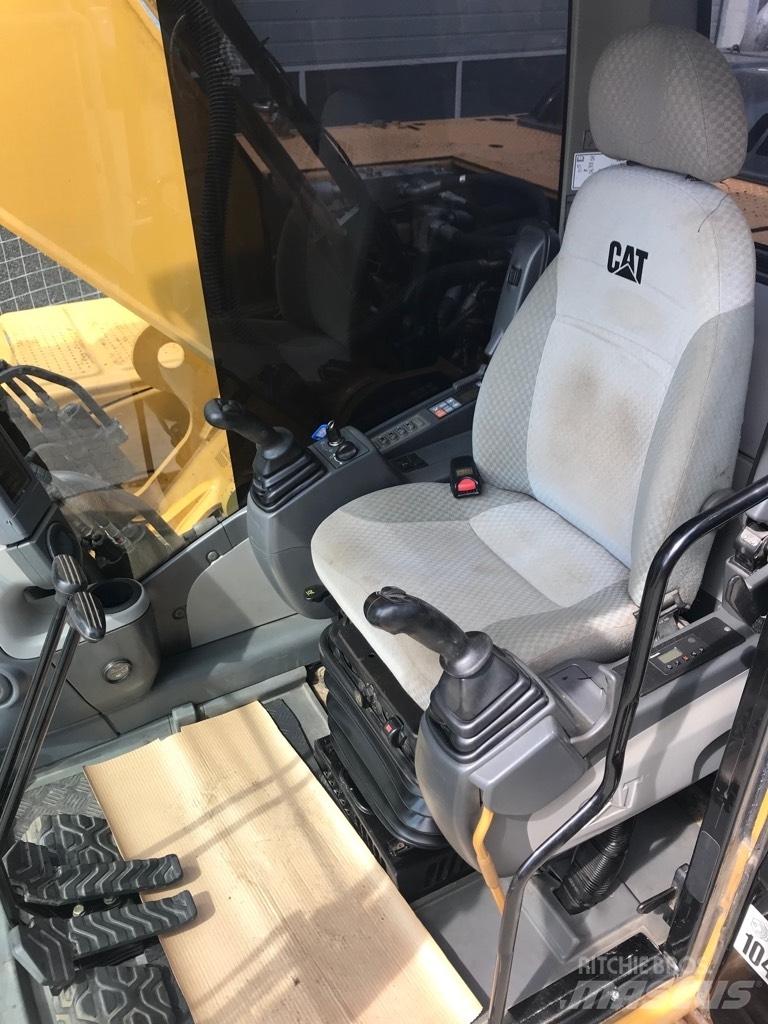 CAT 324D Εκσκαφείς με ερπύστριες