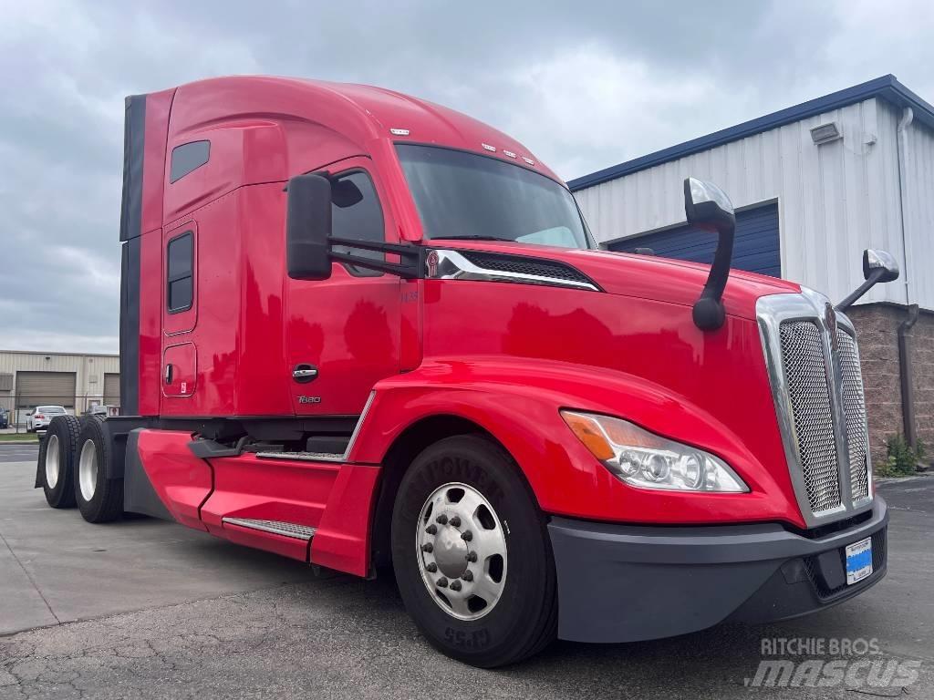 Kenworth T 680 Τράκτορες