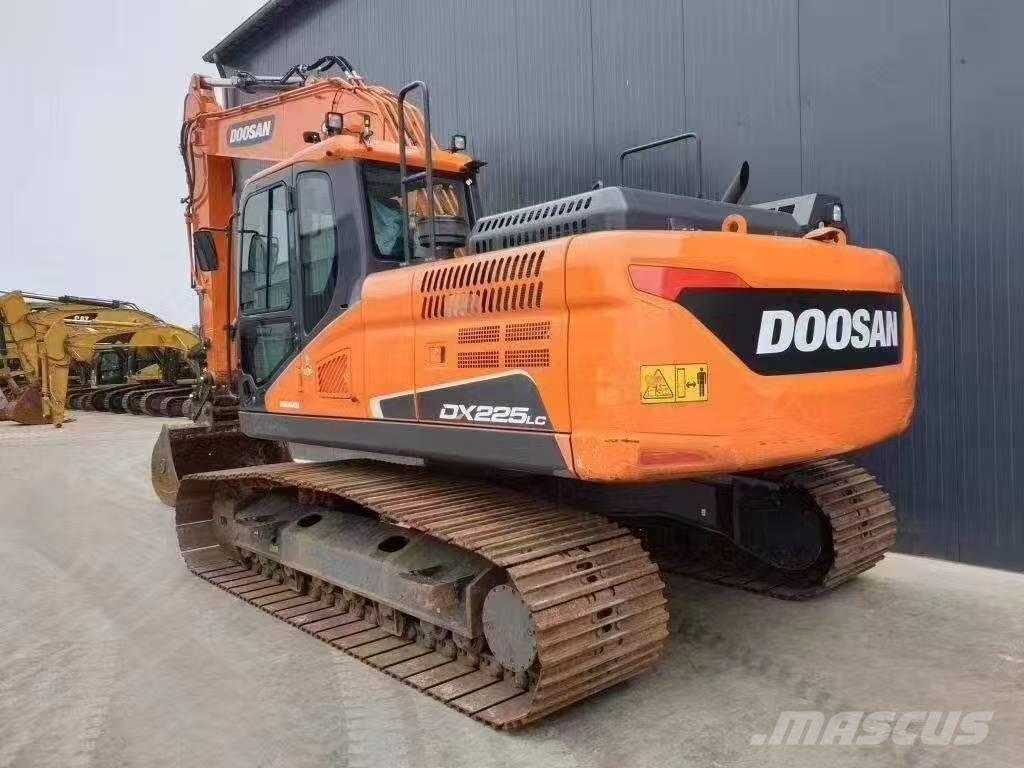 Doosan DX 225 LC Εκσκαφείς με ερπύστριες