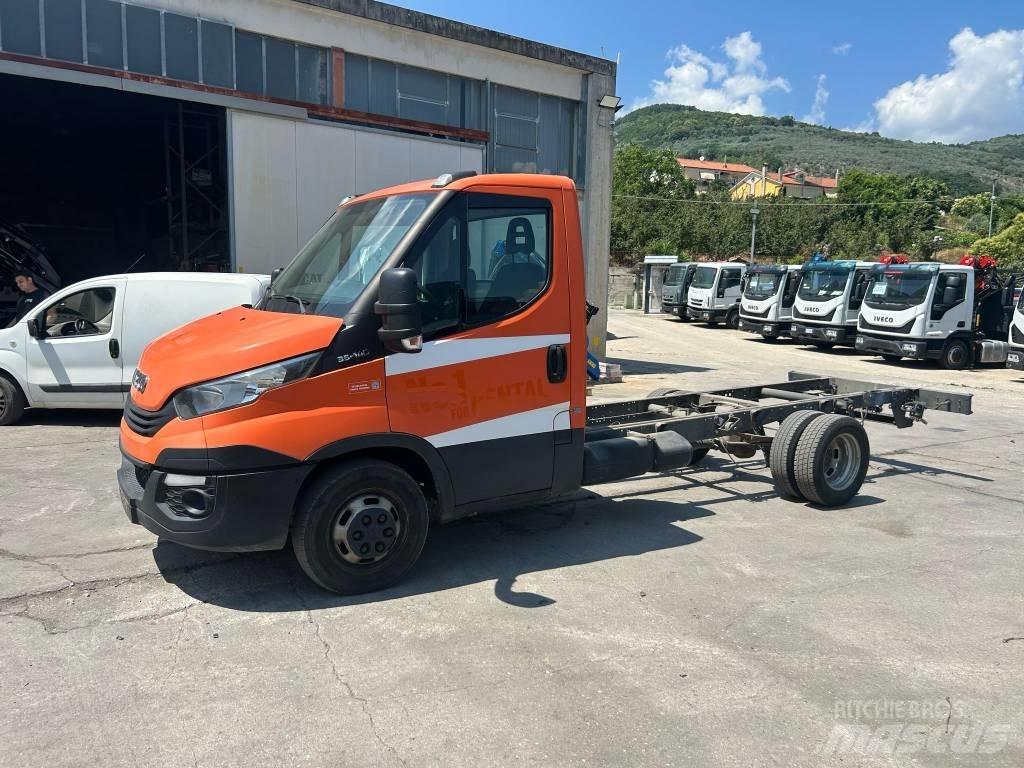 Iveco Daily 35-140 Νταλίκες μεταφοράς οχημάτων