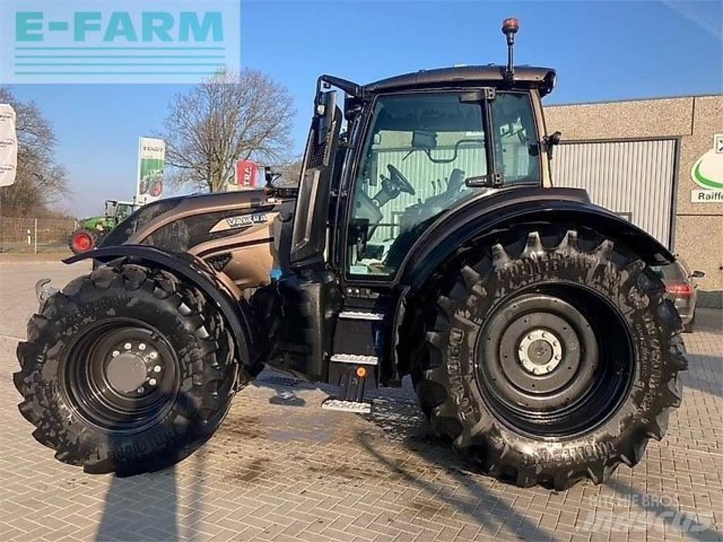 Valtra t215a Τρακτέρ