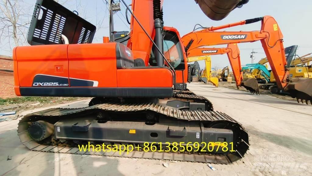 Doosan DX 225 Εκσκαφείς με ερπύστριες