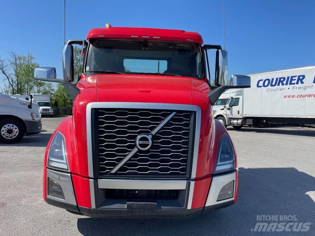 Volvo VNL64T300 Τράκτορες