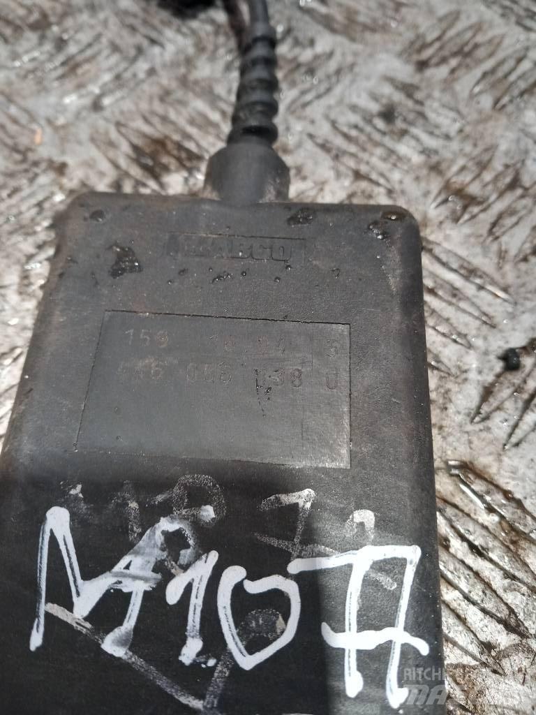 MAN TGA  4460561380 Καμπίνες και εσωτερικό