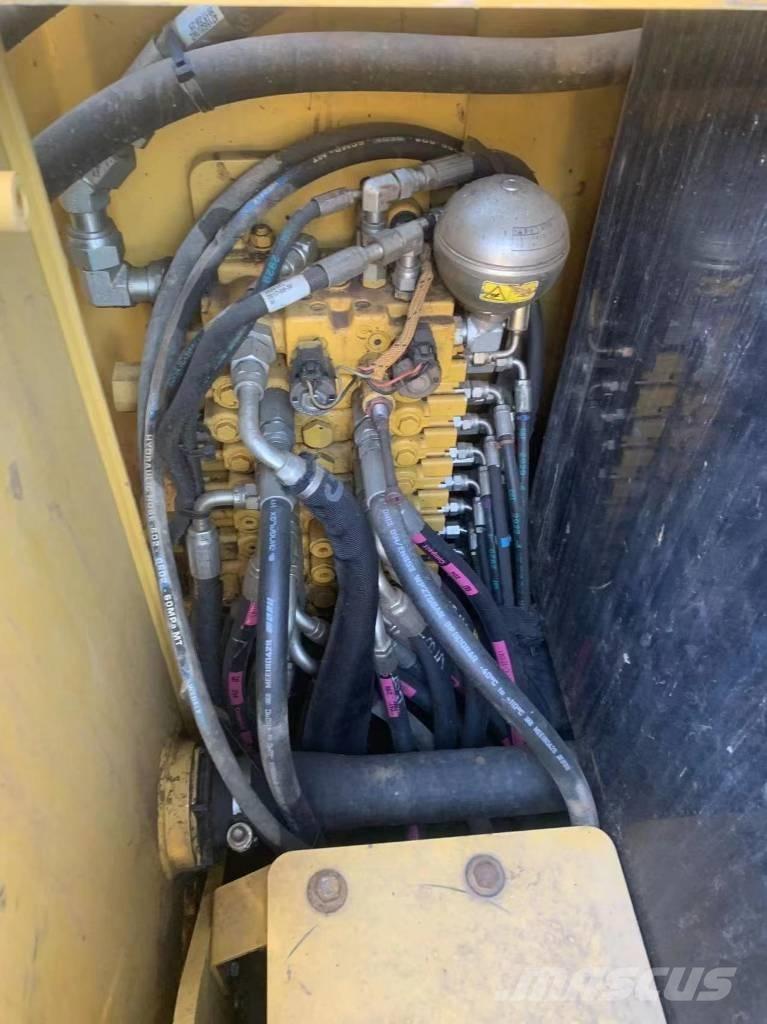 CAT 305.5e2 Εκσκαφείς με ερπύστριες