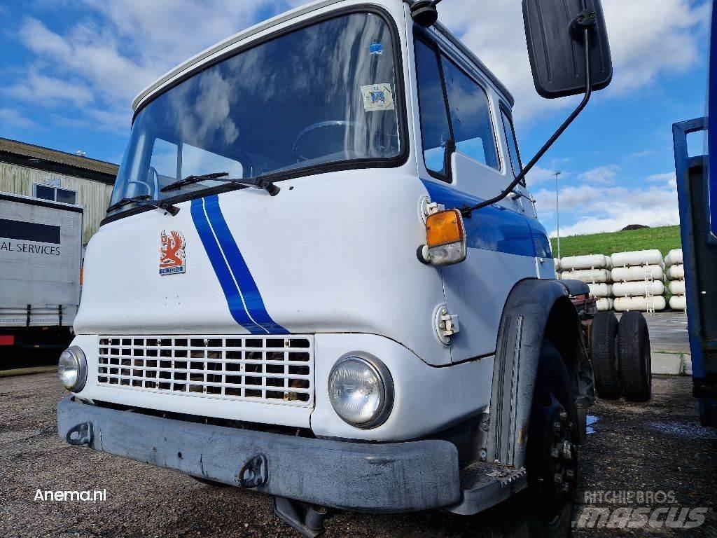 Bedford TK 1020 Τράκτορες