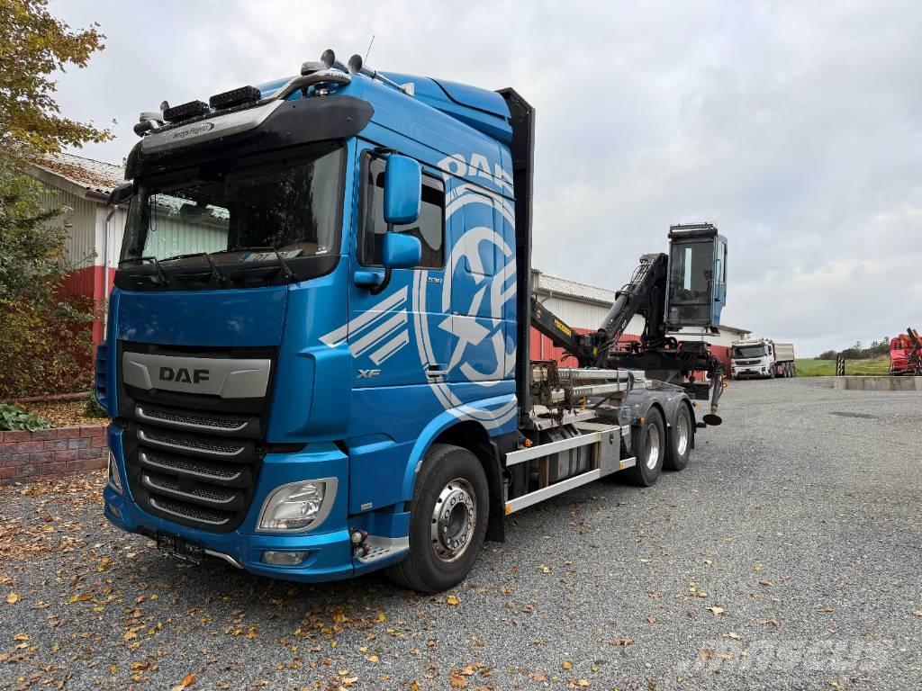 DAF XF 530 6x4 Φορτηγά μεταφοράς δασικών μηχανημάτων