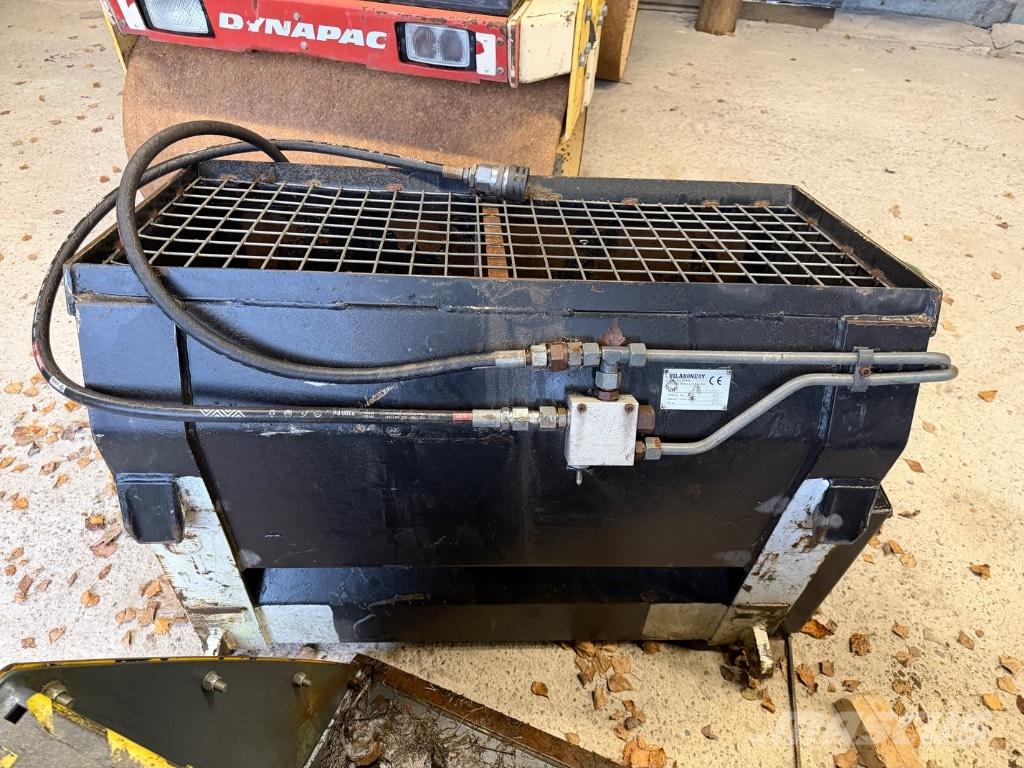 Vila Hiekoitin Προσαρτούμενα εξαρτήματα τρακτέρ μικρών διαστάσεων