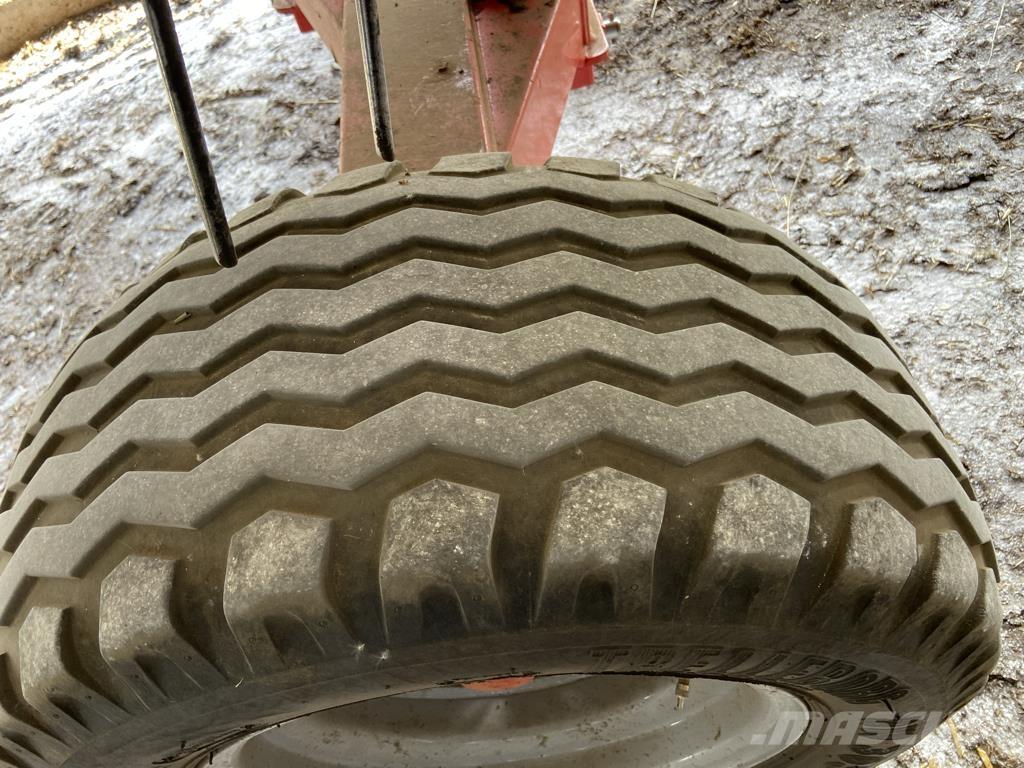Kuhn GF 13012 T Τσουγκράνες και χορτοξηραντικές μηχανές
