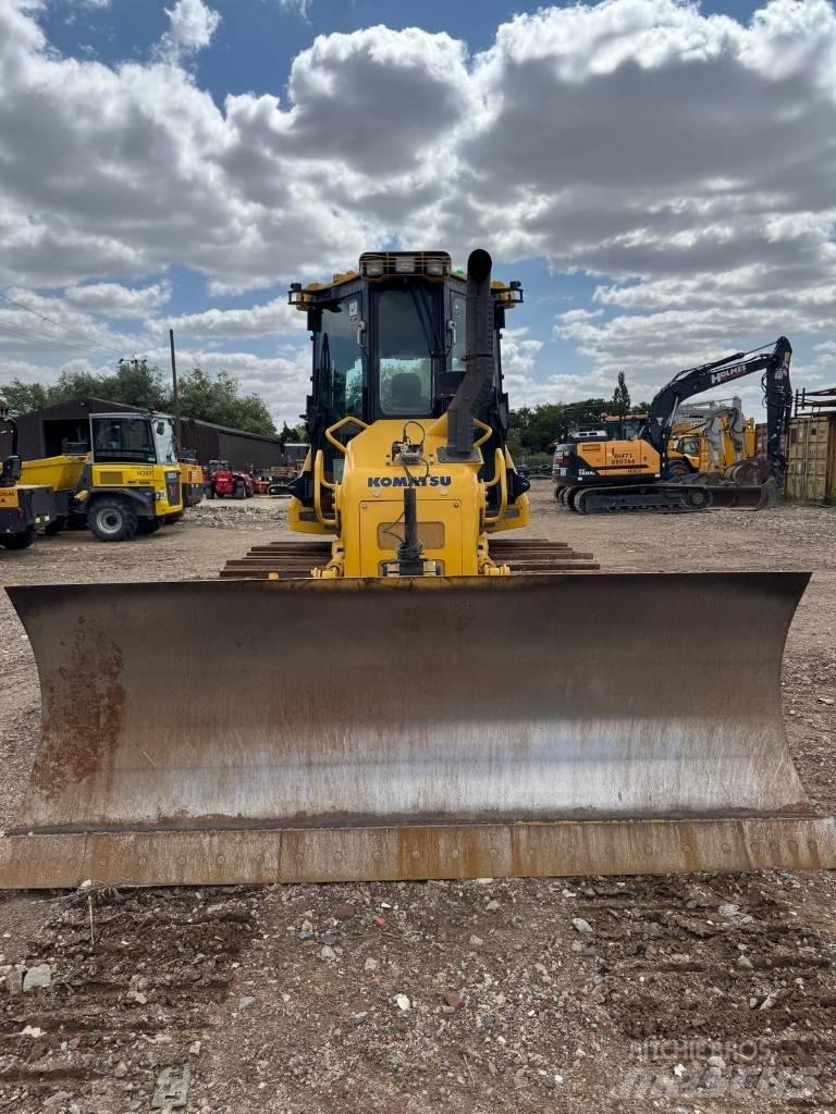 Komatsu D51PX-24 Μπουλντόζες με ερπύστριες