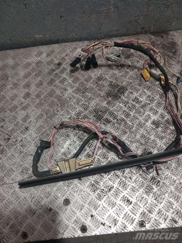 MAN TGA  81626806122 Καμπίνες και εσωτερικό